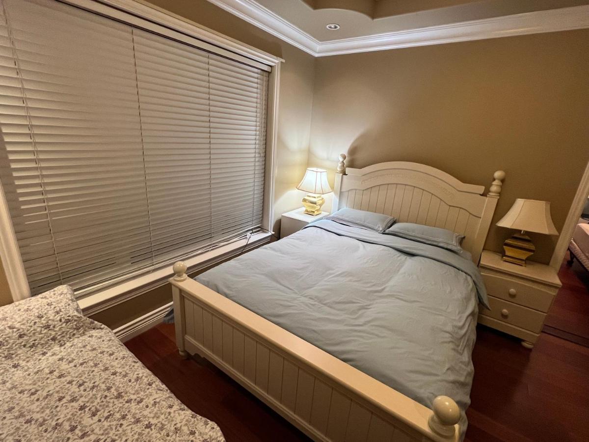 Lucky Suite, Two-Bedroom Suite With Independent Entrance In Richmond Close To Yvr Ngoại thất bức ảnh